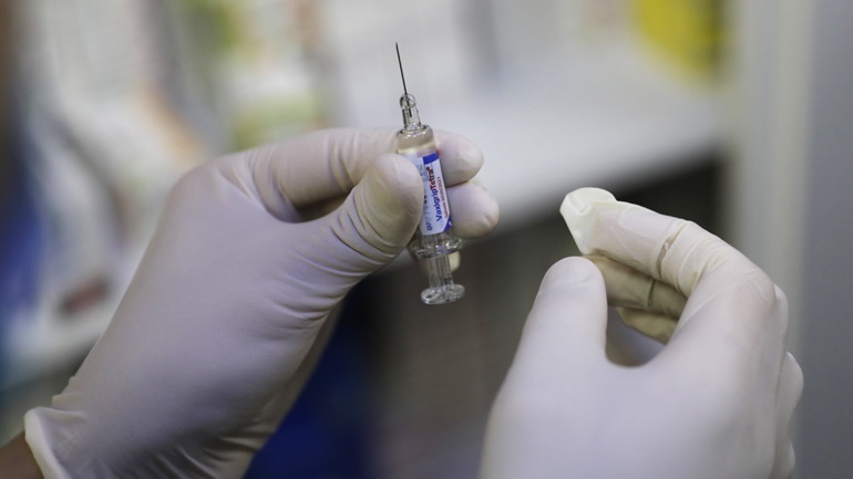 Η Μαδρίτη σταματά τους εμβολιασμούς για δύο εβδομάδες – Τελειώνουν τα εμβόλια