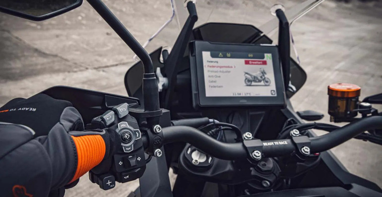 Νέα TFT οθόνη 7 ιντσών για τον απόλυτο έλεγχο όλων των λειτουργιών της μοτοσικλέτας