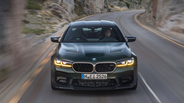 Οι προβολείς έχουν κίτρινο φως όπως στις παλιές BMW M