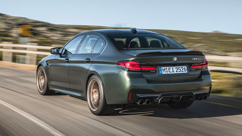 Ο ήχος του μοτέρ σε κάθε βύθισμα του γκαζιού είναι μαγικός