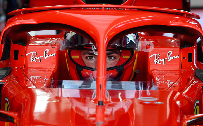 Το βλέμμα του Carlos Sainz τα λέει όλα