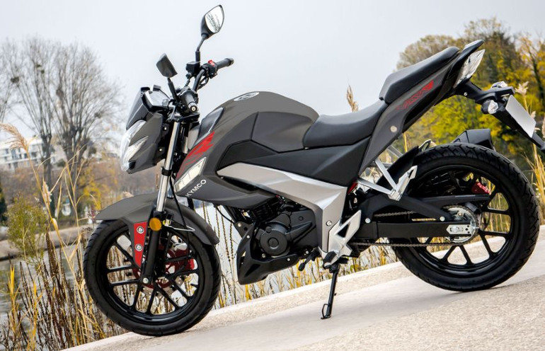 Όμορφη μοτοσικλέτα που δεν θυμίζει καθόλου τον προκάτοχό της...