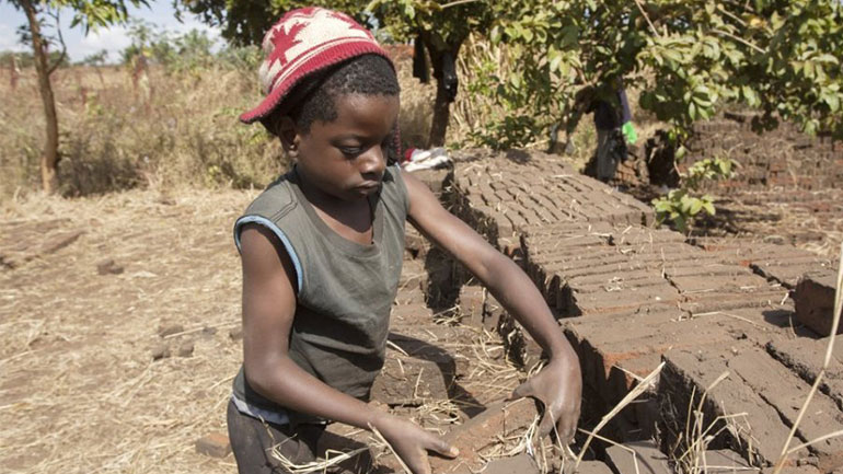 Ανεδαφικός ο στόχος του ΟΗΕ για εξάλειψη της παιδικής εργασίας έως το 2025