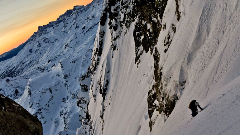 Σοβαρό ατύχημα στον Όλυμπο: Χιονοστιβάδα παρέσυρε δύο ορειβάτες