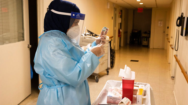 Εντοπίστηκαν για πρώτη φορά στις ΗΠΑ κρούσματα της νοτιοαφρικανικής παραλλαγής του Covid-19