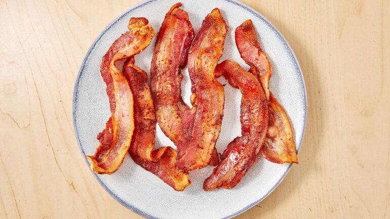Μπέικον: O κίνδυνος ανάπτυξης καρκίνου εξαρτάται από τον τρόπο μαγειρέματος
