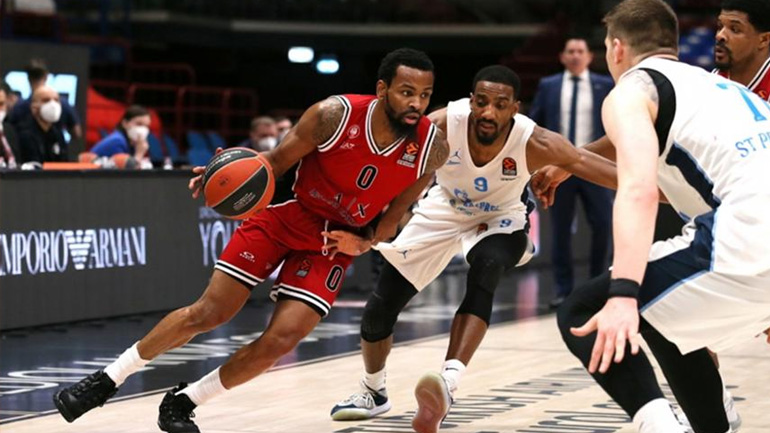 Με Ντιλέινι η Αρμάνι, 82-76 τη Ζενίτ