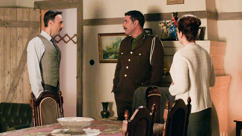 Άγριες Μέλισσες: Ο Βόσκαρης μαθαίνει την αλήθεια για τον Κυπραίο και ετοιμάζεται να κυνηγήσει την Ελένη