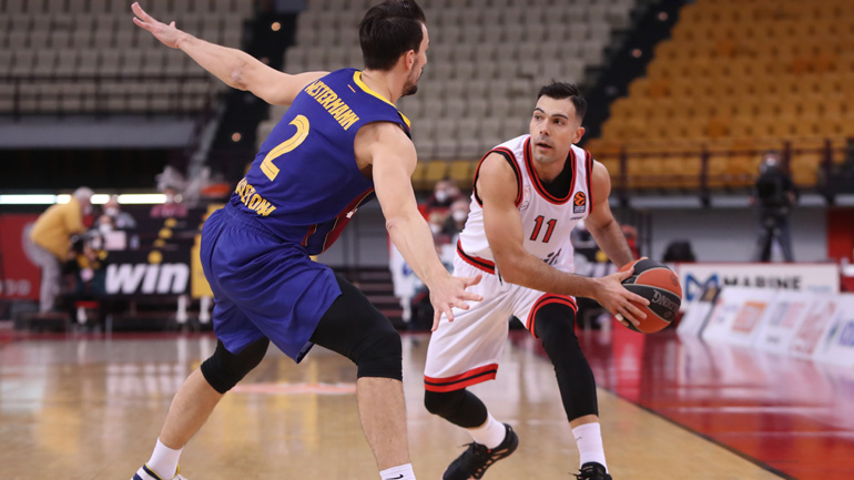 Έχασε στις λεπτομέρειες ο Ολυμπιακός, 76-74 η Μπαρτσελόνα