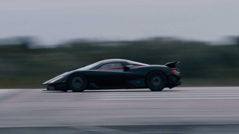 Στα πρώτα 1.600 μέτρα είχε αναπτύξει ταχύτητα 393 χλμ./ώρα