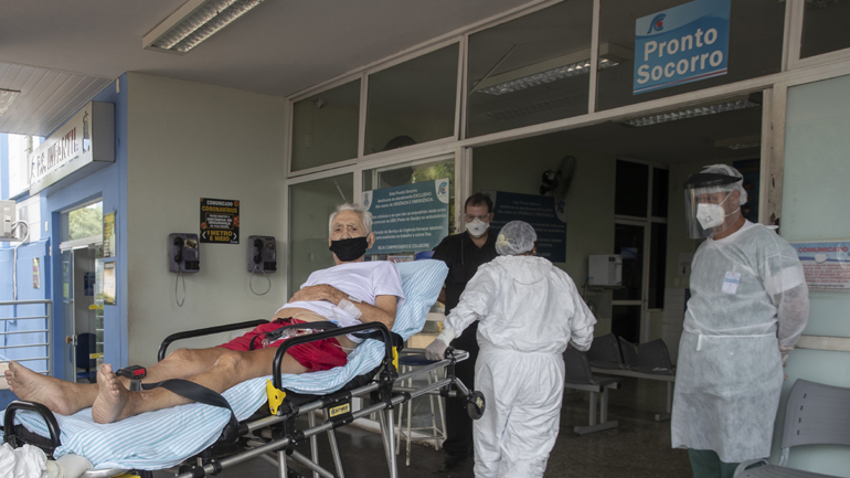 Covid-19: 1.386 θάνατοι το τελευταίο 24ωρο στη Βραζιλία