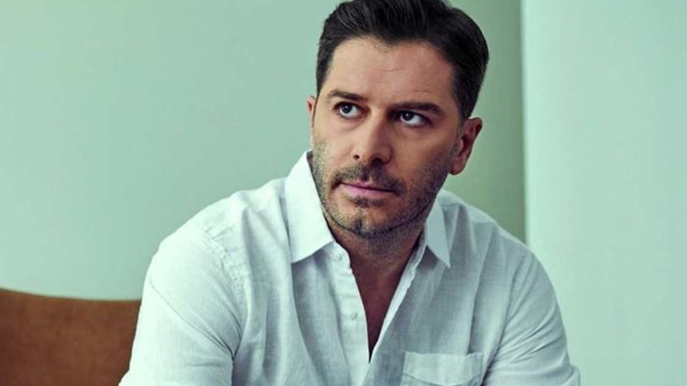 Αλέξανδρος Μπουρδούμης: «Αισθάνθηκα την πίεση στο να αποδεχθώ μια παραπάνω επαφή από γνωστό σκηνοθέτη»