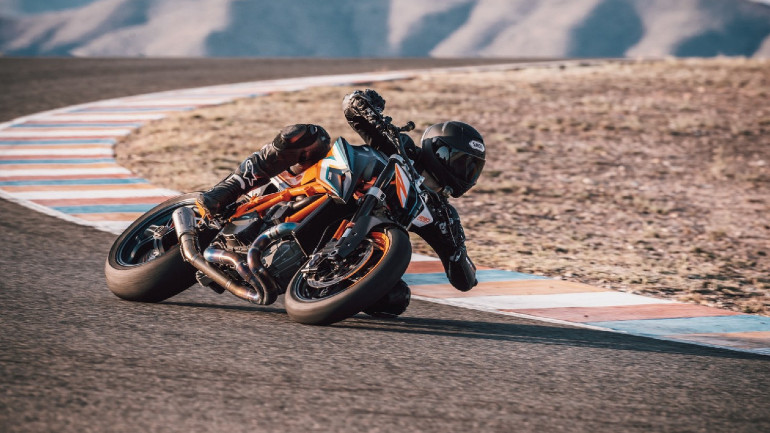 Το KTM Super Duke R αποκτά ένα ακόμα R