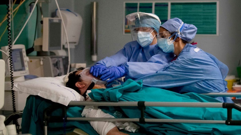 Βρετανία: Ανακοινώθηκαν 1.200 νέοι θάνατοι από Covid-19 – Στα 23.275 τα νέα κρούσματα