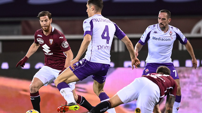 Ιταλία: Γλίτωσε το «κάζο» η Τορίνο, 1-1 με την Φιορεντίνα των 9 παικτών