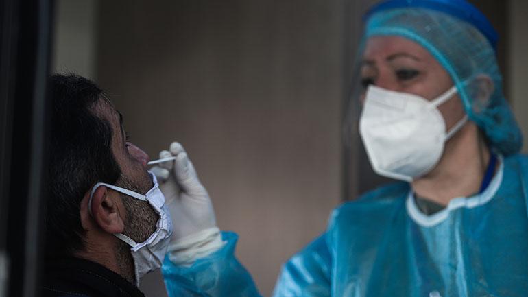 Το θετικό κρούσμα κορωνοϊού που δεν ενημέρωσε εγκαίρως και η μεγάλη διασπορά σε δήμο της Κρήτης