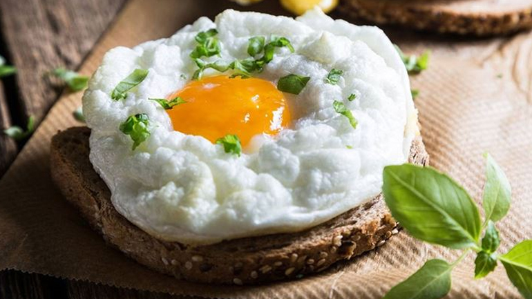 Πώς να μαγειρέψετε τα αυγά για να μην χάσουν τα θρεπτικά τους συστατικά