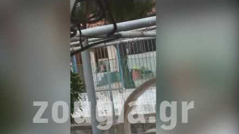 Xαλκίδα: Κανονικά στο νηπιαγωγείο η δασκάλα που έβγαλε το 4χρονο κοριτσάκι στο κρύο