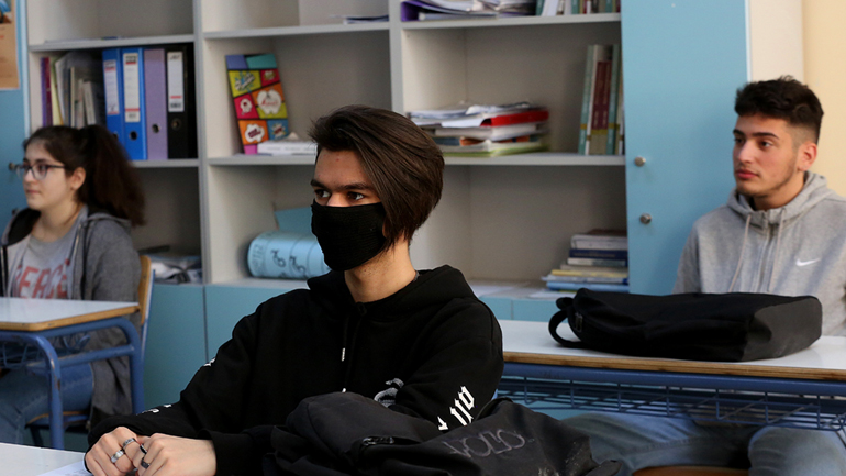 Ανοίγουν αύριο τα σχολεία σε όλη τη χώρα