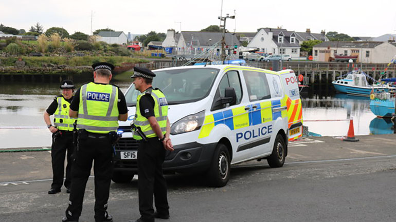 Βρετανία: Η αστυνομία διέλυσε πάρτι σε σκάφος στο Λονδίνο