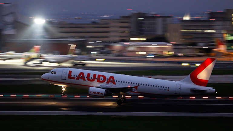 Η Πορτογαλία απαγορεύει τις μη αναγκαίες μετακινήσεις στο εξωτερικό