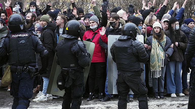 Η Ρωσία καταγγέλλει την «κατάφωρη ανάμιξη» των ΗΠΑ στις εσωτερικές της υποθέσεις