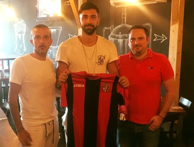 O Ορέστης Νικολόπουλος με τη φανέλα των Χάμρουν Σπάρτανς