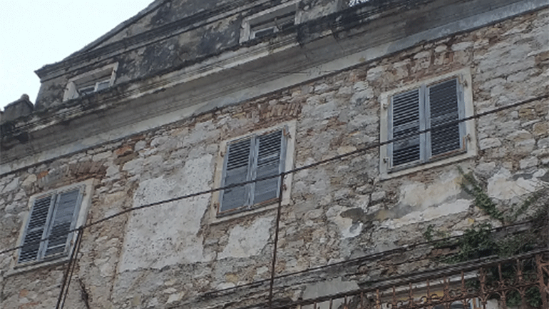 Κέρκυρα: «Στοιχειώνει» το αρχοντικό του φημισμένου ζωγράφου Άγγελου Γιαλλινά