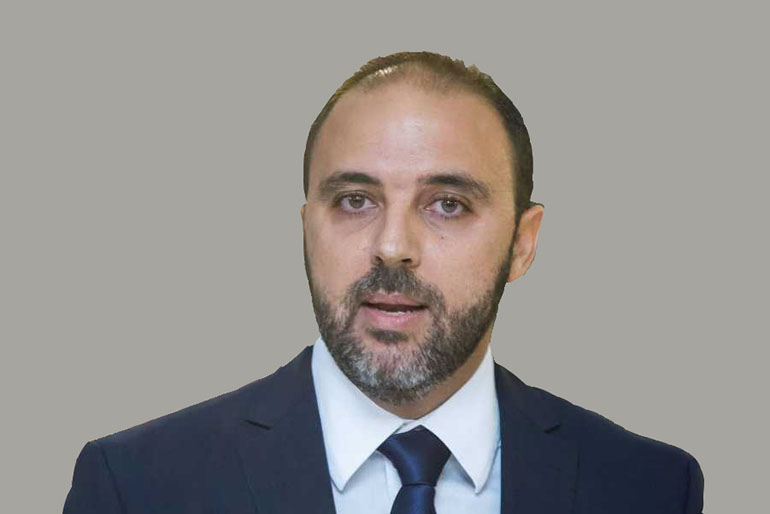 Ο Μάνος Δρακωτός