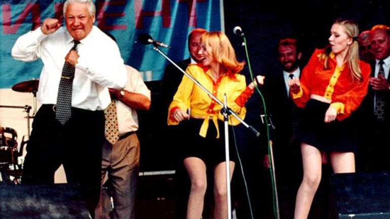 Με κομμουνιστές η Ρωσία ξανάγινε τσαρική