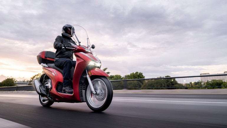 Στα 5.650€ το νέο Honda SH350