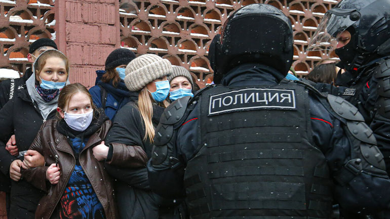 Ρωσία: Συλλήψεις έξω από το δικαστήριο όπου πρόκειται να εμφανιστεί ο αντιπολιτευόμενος Ναβάλνι