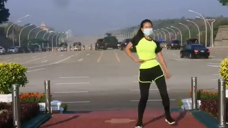 Ασκήσεις αερόμπικ κατά τη διάρκεια του πραξικοπήματος (Βιρμανία)