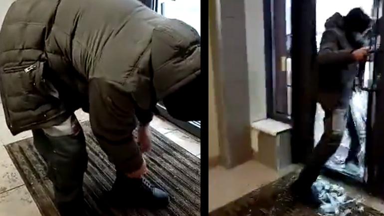 Κλέφτης σπάει με κλοτσιά κλειδωμένη πόρτα