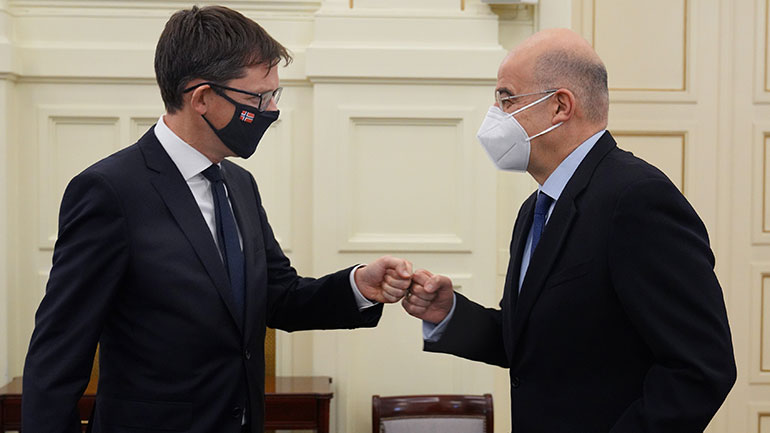 Συνάντηση Δένδια με τον πρέσβη της Νορβηγίας