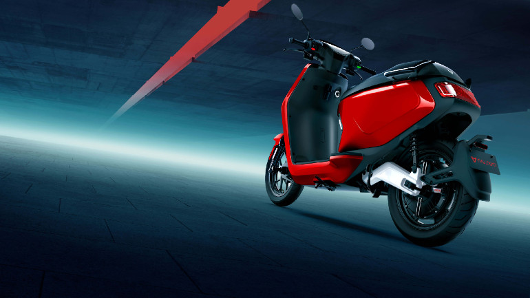 Πολύ πρακτικό όχημα πόλης για κίνηση στους δρόμους και όχι για πτήσεις...