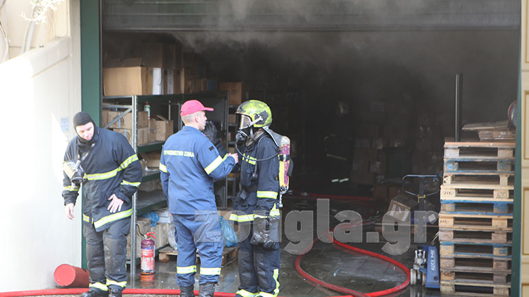 Πυρκαγιά σε κτήριο στη Μεταμόρφωση