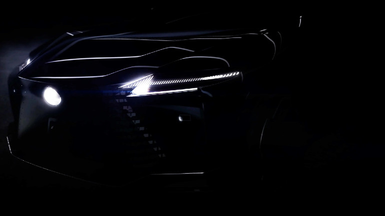 Το εμπρός μέρος του Lexus σε μία ακόμα teaser φωτογραφία.