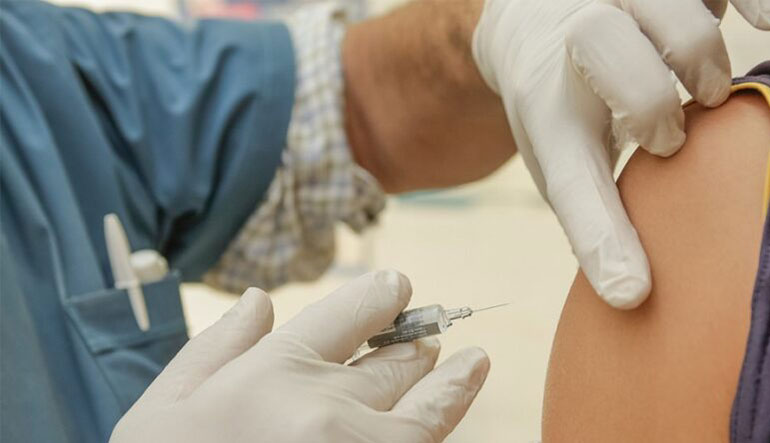 Κορωνοϊός: Σκέψεις για αλλαγές στο πρόγραμμα εμβολιασμών