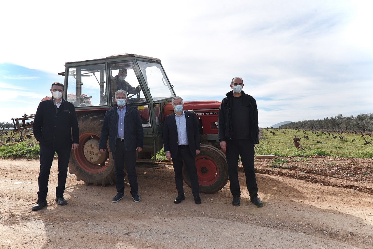 Αναστάσιος Τόσιος, Αναπληρωτής Διευθύνων Σύμβουλος της ΕΥΔΑΠ - Δημήτρης Κιούσης, Δήμαρχος Κρωπίας - Ισίδωρος Μάδης, Δήμαρχος Παιανίας - Παναγιώτης Σταμάτης, Πρόεδρος Αγροτικού Συνεταιρισμού