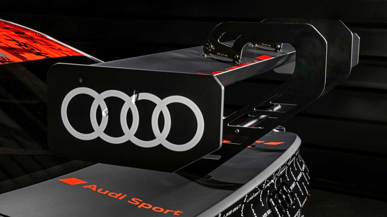 Γιγάντια πίσω αεροτομή βοηθάει στην αεροδυναμική του RS3