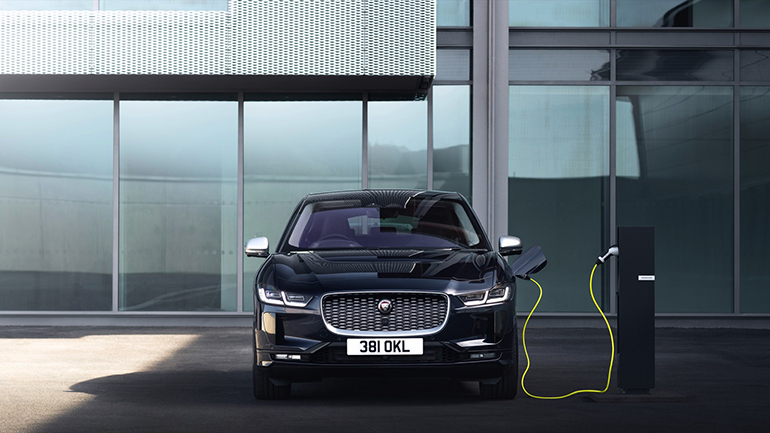 Η I-Pace είναι ήδη διαθέσιμη με 400 ίππους. Σύντομα θα είναι με 320 ίππους και καλύτερη τιμή...