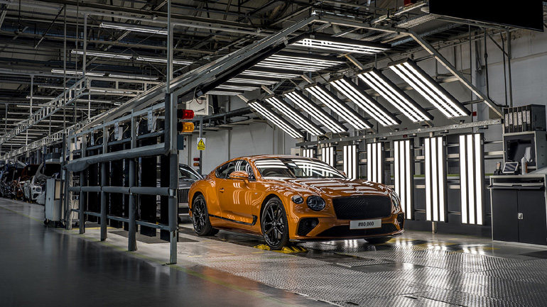 Πολύ υψηλών προδιαγραφών αυτοκίνητο. 