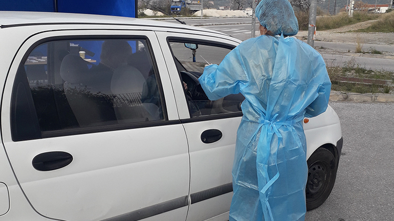 Σε 7.305 rapid test στη χώρα βρέθηκαν 65 κρούσματα Covid-19