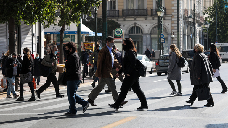 Ένα βήμα πριν το ολικό lockdown