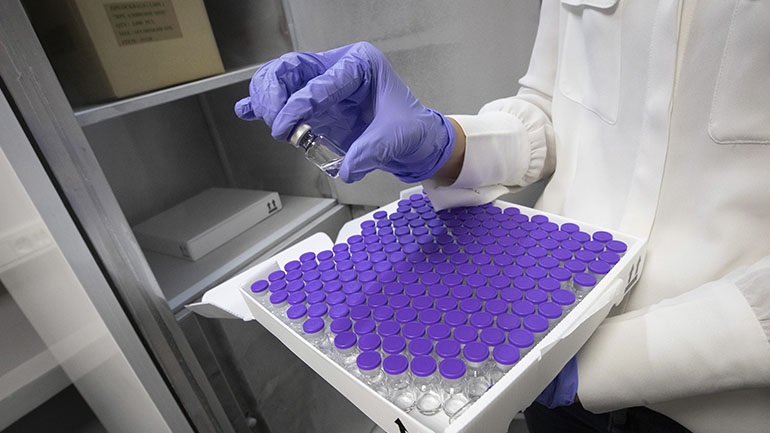 Ινδονησία: Έγκριση έκτακτης χρήσης έλαβε το κινεζικό εμβόλιο της Sinovac Biotech για τους 60 ετών και άνω