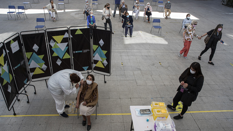 Κορωνοϊός: Περισσότεροι από 450.000 εμβολιασμοί στη Χιλή