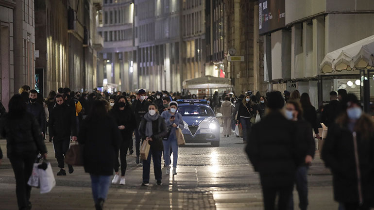 Εγκρίθηκε η έκτακτη χρήση των θεραπειών με αντισώματα κατά της Covid-19 στην Ιταλία