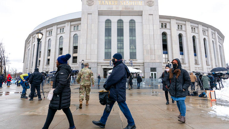 ΗΠΑ: Περισσότεροι από 100.000 οι θάνατοι λόγω COVID-19 το 2021