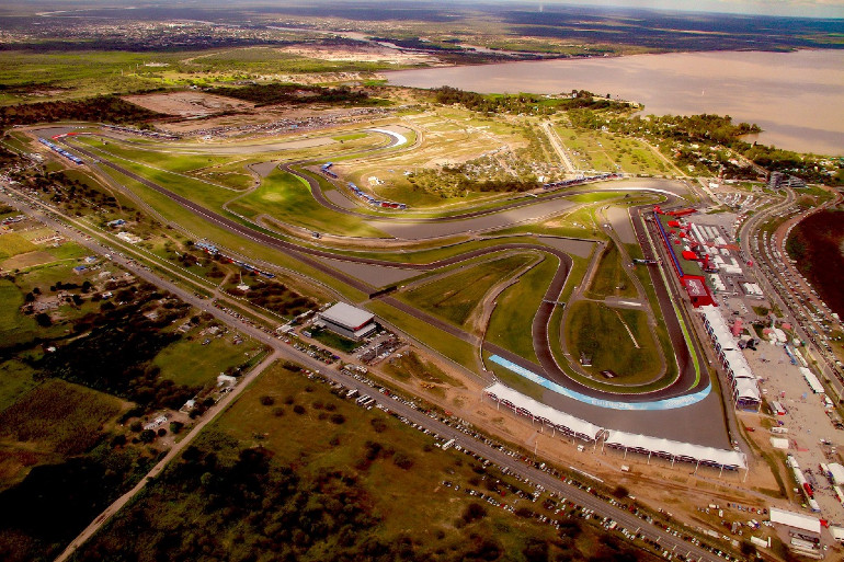 Καταπληκτική πίστα, από τις πιο γρήγορες στο καλεντάρι...